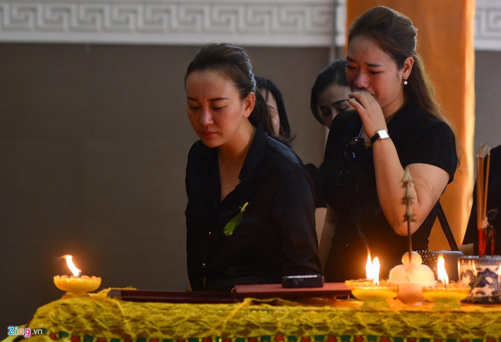 nghe-si-viet-roi-nuoc-mat-khi-vieng-nguoi-mau-ha-noi-qua-doi-o-tuoi-37