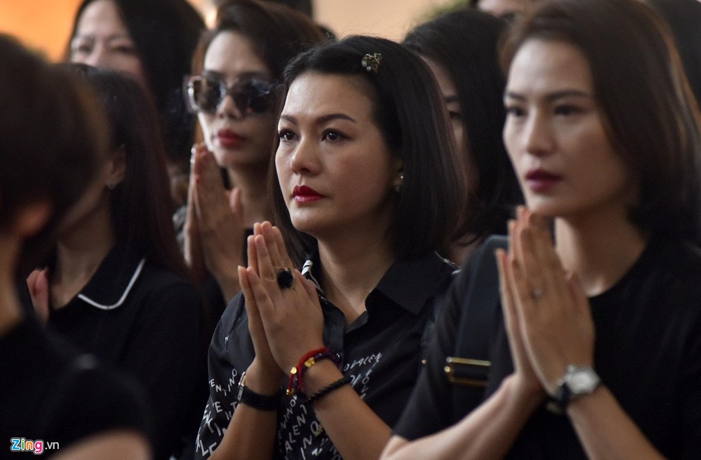 nghe-si-viet-roi-nuoc-mat-khi-vieng-nguoi-mau-ha-noi-qua-doi-o-tuoi-37