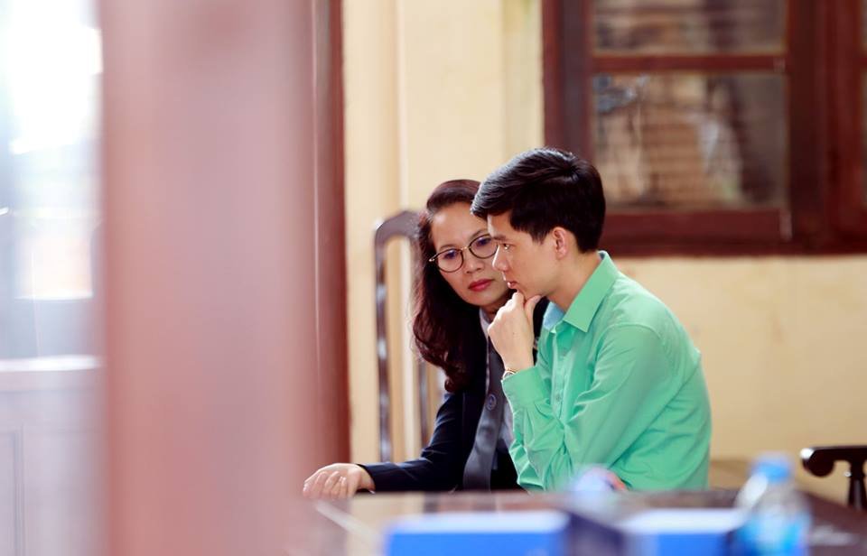 Cựu bác sĩ Hoàng Công Lương tự làm đơn từ chối 9 luật sư bào chữa cho mình.