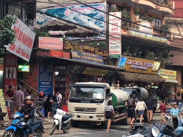 Không chỉ mùa du lịch, vào các ngày cuối tuần thì Sa Pa cũng thu hút một lượng lớn khách du lịch