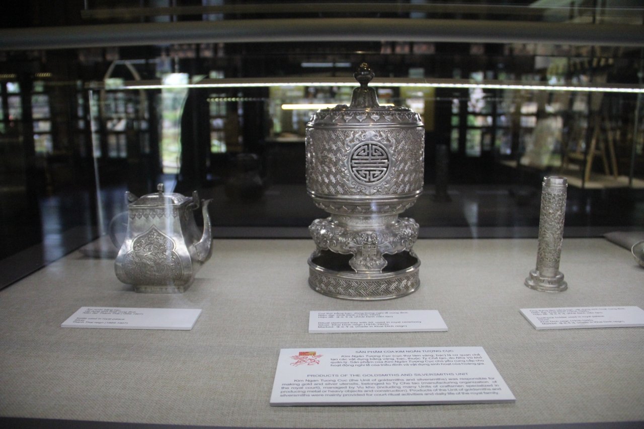 chiem-nguong-vat-dung-sinh-hoat-trong-hoang-gia-trieu-nguyen