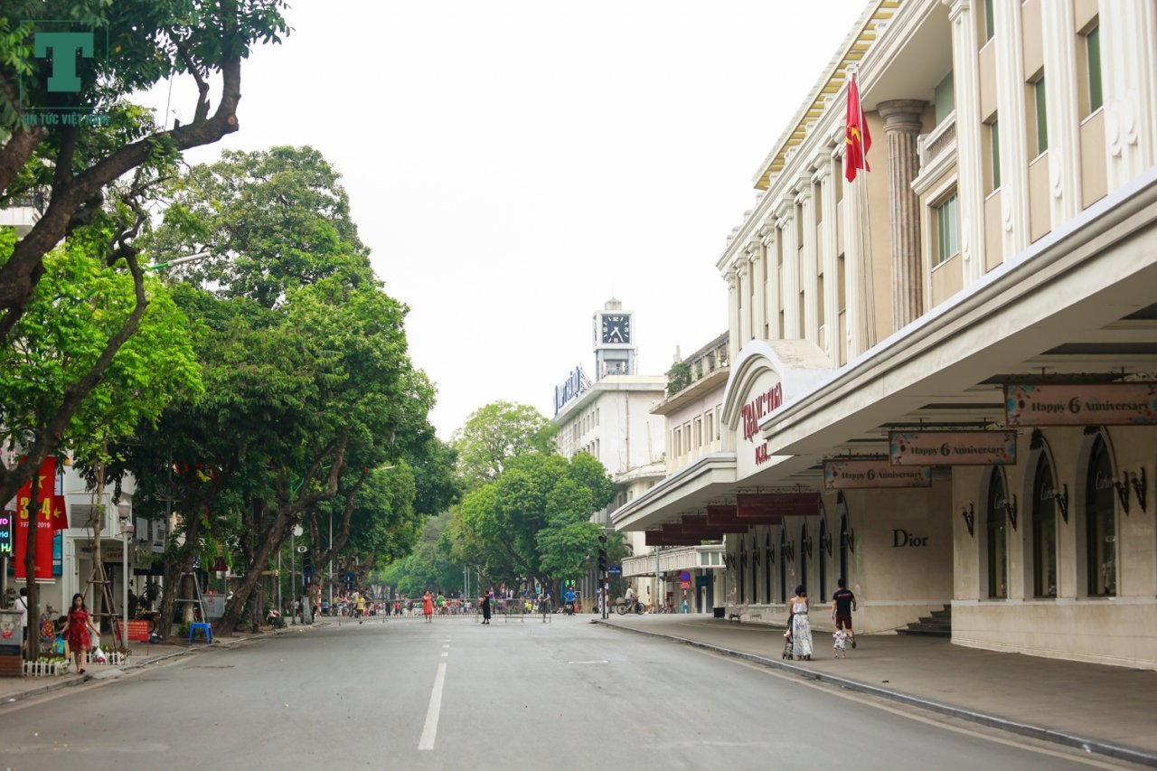 ha-noi-mot-som-binh-yen-trong-ngay-dau-nghi-le