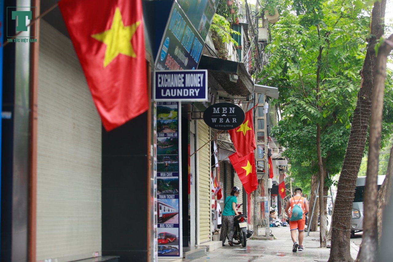 ha-noi-mot-som-binh-yen-trong-ngay-dau-nghi-le