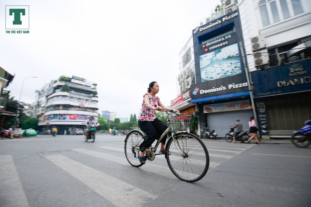 ha-noi-mot-som-binh-yen-trong-ngay-dau-nghi-le