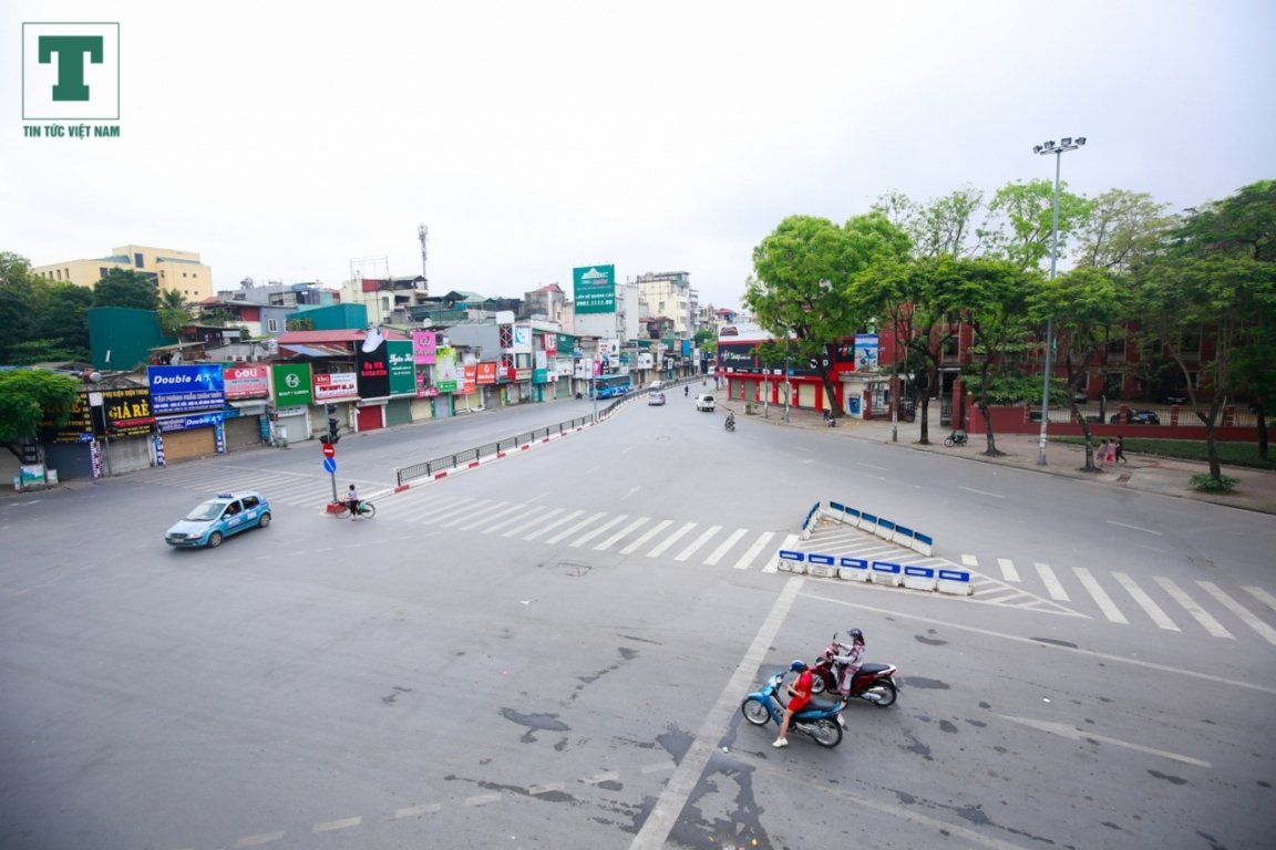 ha-noi-mot-som-binh-yen-trong-ngay-dau-nghi-le