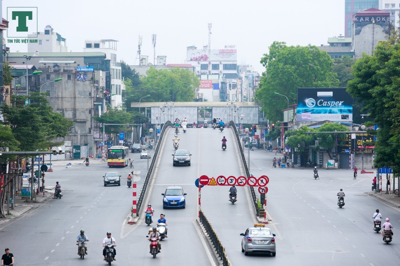 ha-noi-mot-som-binh-yen-trong-ngay-dau-nghi-le