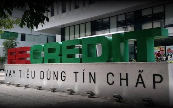 phu-thuoc-vao-fe-credit-vpbank-nhu-di-tren-day