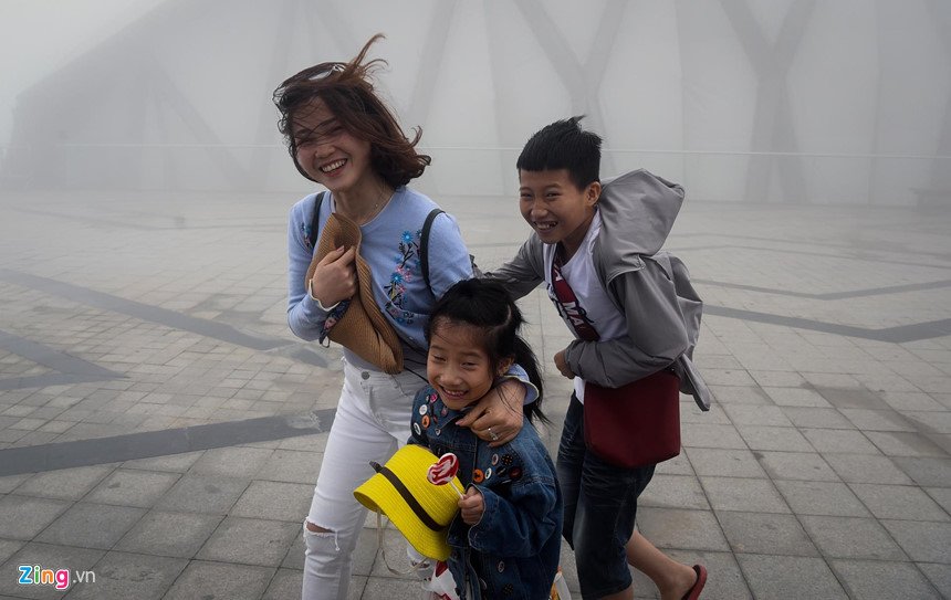 du-khach-tan-huong-gia-lanh-13-do-c-giua-ky-nghi-le-o-sa-pa