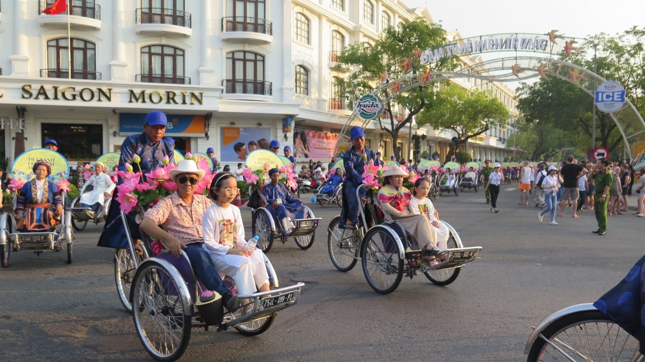 le-ghi-nho-cong-on-nhung-nguoi-khai-sinh-ra-cac-lang-nghe-truyen-thong-viet-nam
