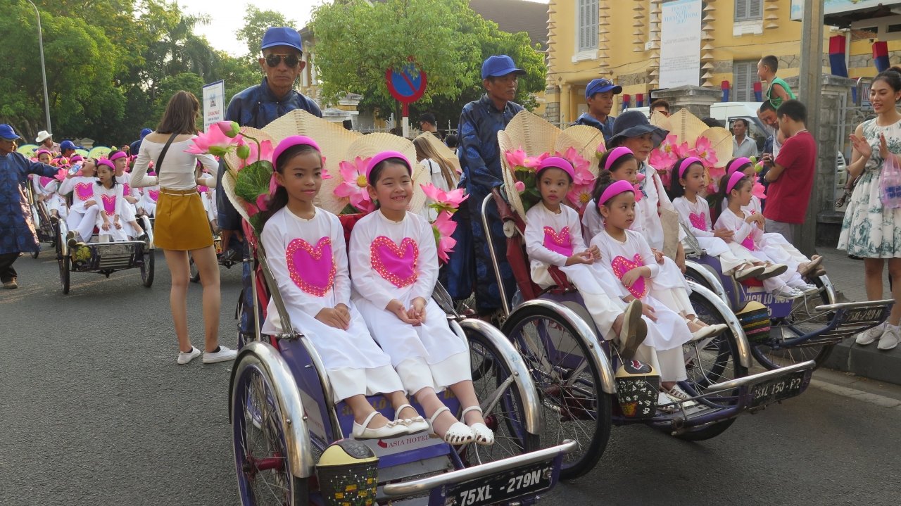 le-ghi-nho-cong-on-nhung-nguoi-khai-sinh-ra-cac-lang-nghe-truyen-thong-viet-nam