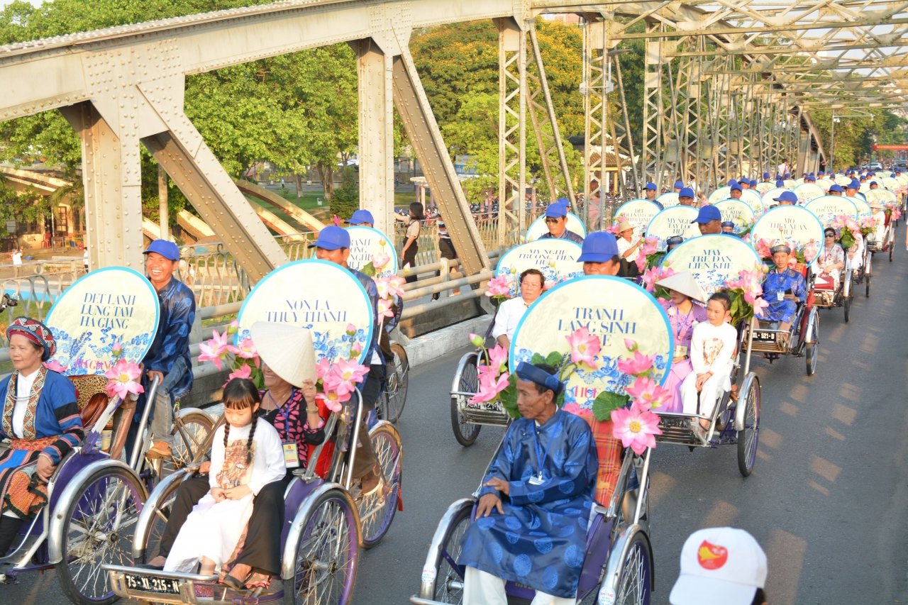 le-ghi-nho-cong-on-nhung-nguoi-khai-sinh-ra-cac-lang-nghe-truyen-thong-viet-nam