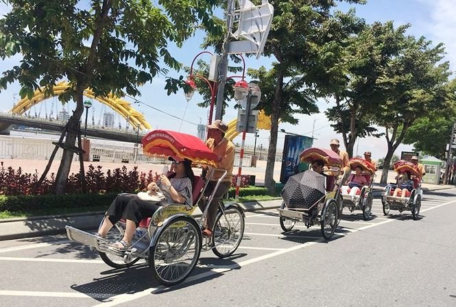 Dịp lễ này có hơn 370.000 lượt khách đến Đà Nẵng. Ảnh: Thanh Trần.