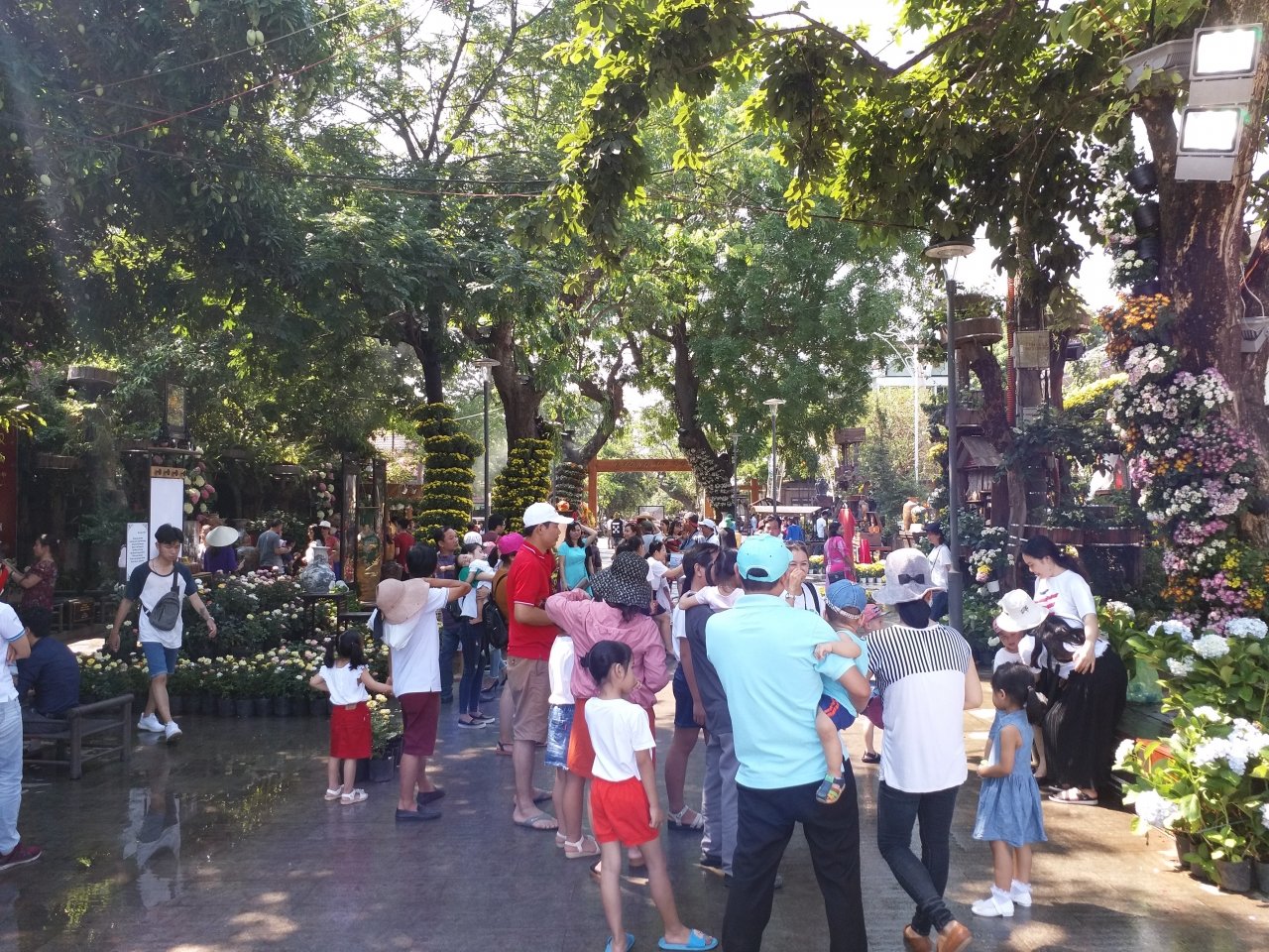 le-hoi-hoa-lan-dau-xuat-hien-festival-nghe-truyen-thong-hue