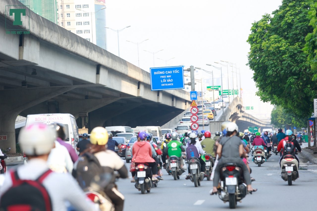 ha-noi-tp-ho-chi-minh-bien-nguoi-do-ve-sau-ngay-nghi-le