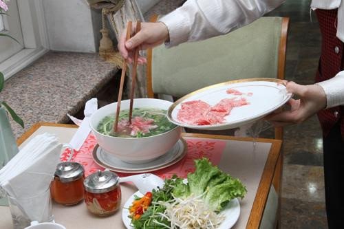 xon-xao-to-pho-gia-920000-dong-o-toa-nha-cao-nhat-viet-nam