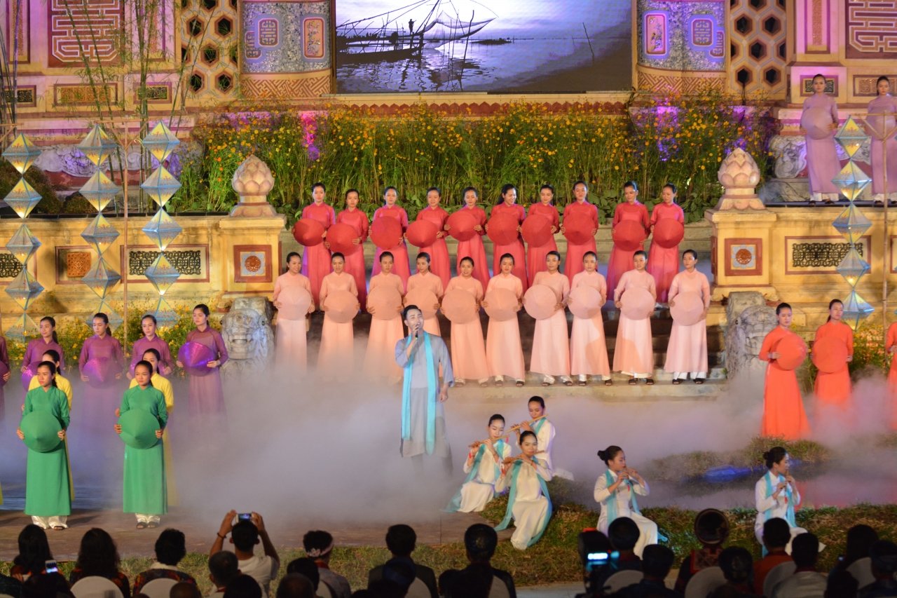 ton-vinh-gia-tri-tinh-hoa-nghe-truyen-thong