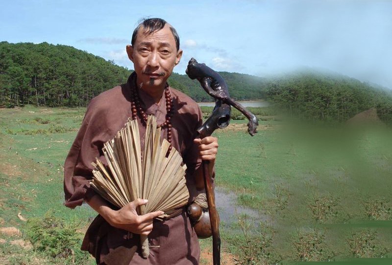 chuyen-treo-ngoe-cuoi-doi-va-nuoc-mat-cay-dang-cua-nghe-si-le-binh