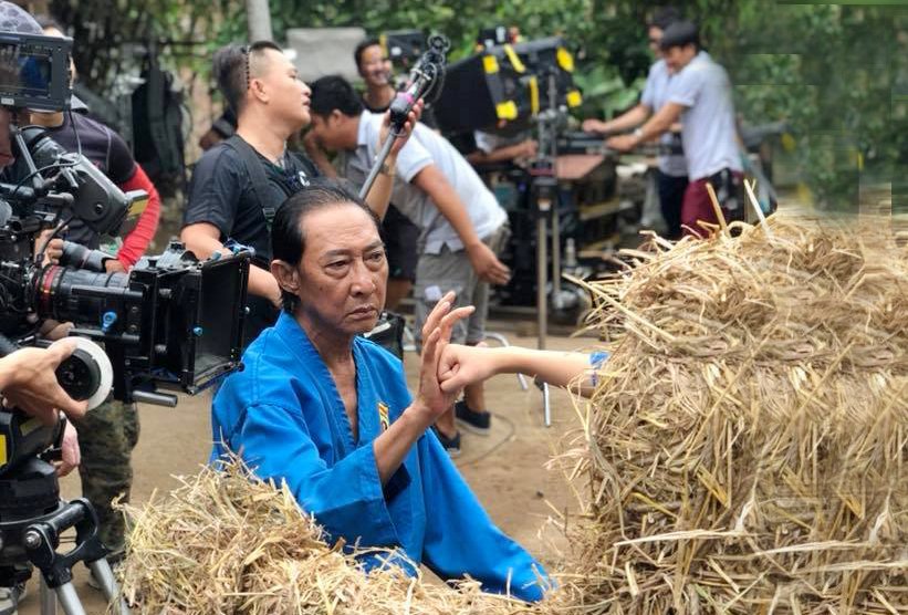 chuyen-treo-ngoe-cuoi-doi-va-nuoc-mat-cay-dang-cua-nghe-si-le-binh