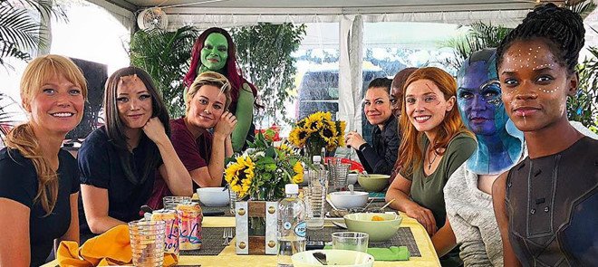 Nguoi phu nu goc Viet dung sau cac sieu anh hung 'Avengers: Endgame' hinh anh 3 