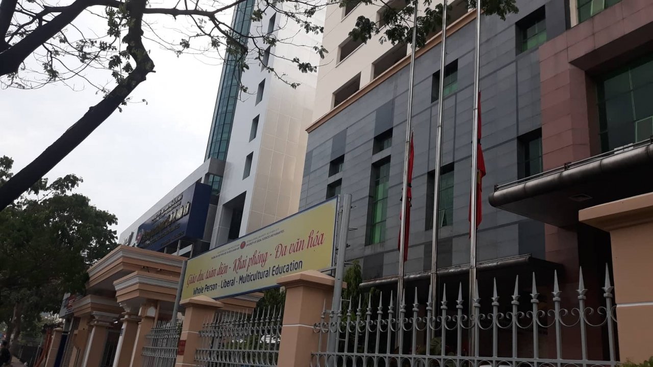 tp-hcm-co-quan-cong-so-treo-co-ru-quoc-tang-nguyen-chu-tich-nuoc-le-duc-anh