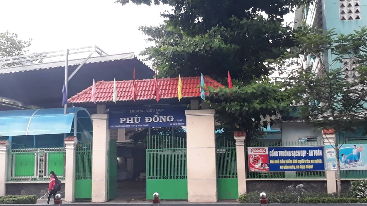 tp-hcm-co-quan-cong-so-treo-co-ru-quoc-tang-nguyen-chu-tich-nuoc-le-duc-anh