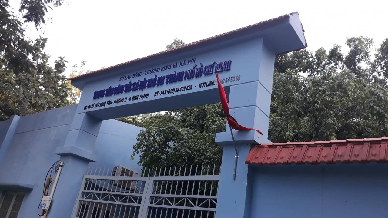 tp-hcm-co-quan-cong-so-treo-co-ru-quoc-tang-nguyen-chu-tich-nuoc-le-duc-anh