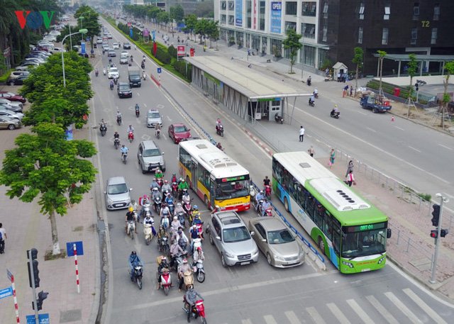  Bài học về sự thất bại của buýt nhanh BRT vẫn còn rất mới, và câu hỏi được đặt ra là khi đi vào vận hành, khai thác, đường sắt đô thị Hà Nội và buýt nhanh BRT có cùng chung một “phận”?.