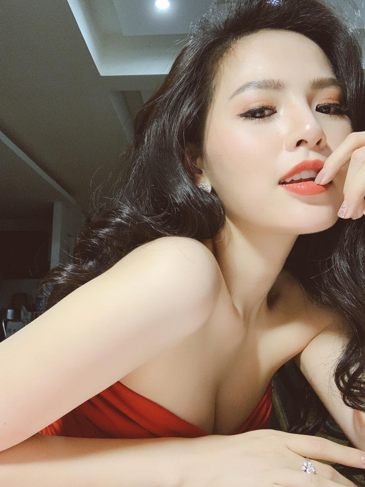 chum-anh-nong-bong-thanh-nu-ghien-mi-go-phi-huyen-trang