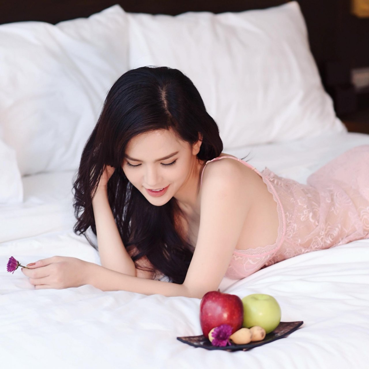 chum-anh-nong-bong-thanh-nu-ghien-mi-go-phi-huyen-trang
