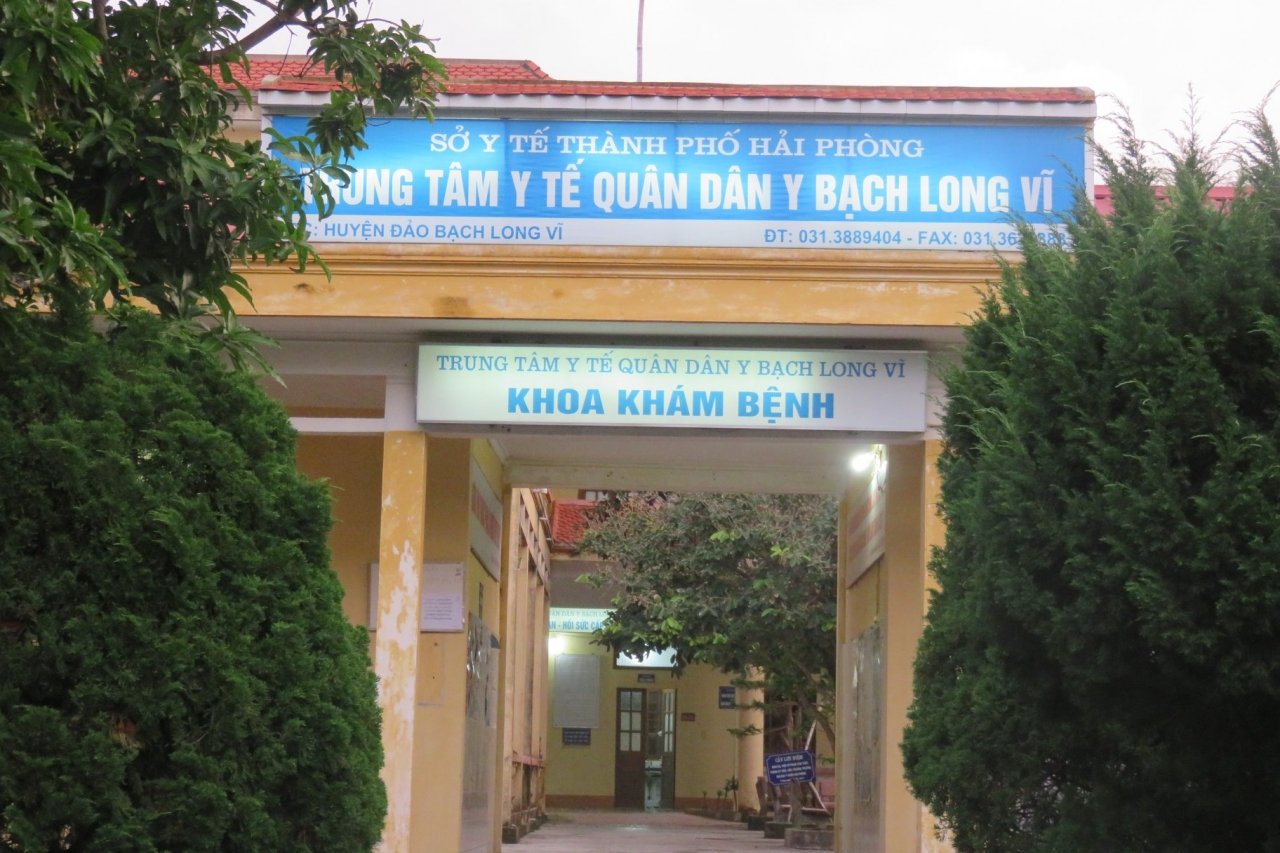 cuu-song-san-phu-vo-thai-ngoai-tu-cung-nho-ngan-hang-mau-song