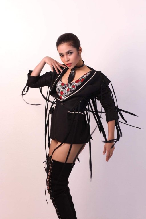 hoang-hong-ngoc-ra-mat-mv-cua-ca-khuc-tung-khien-thu-minh-noi-da-ga