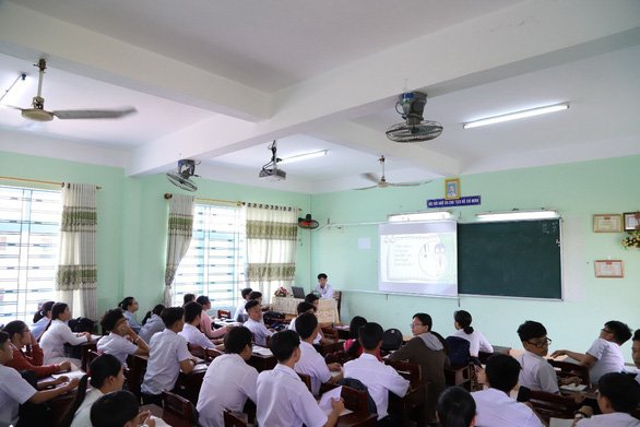 Ngôi trường dựng lên sau thảm họa bão Chanchu - Ảnh 2.