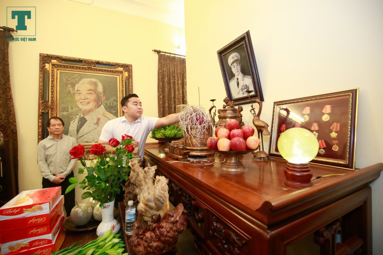 cac-ban-tre-thap-nen-tri-an-dai-tuong-vo-nguyen-giap