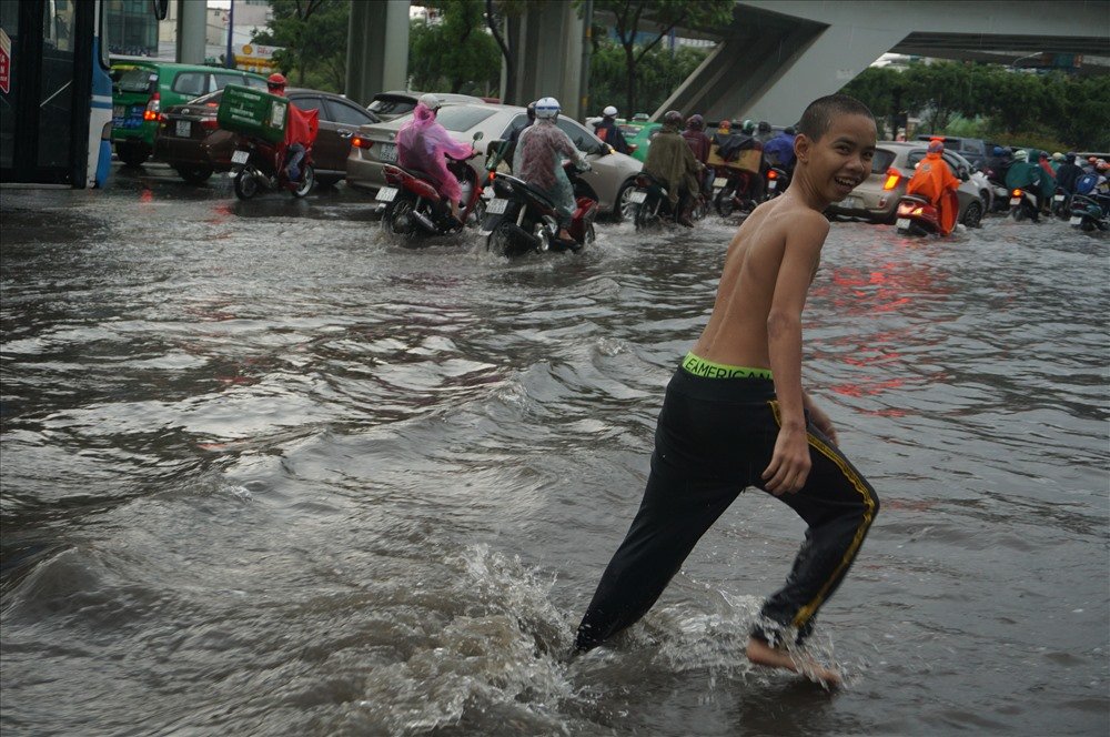Mưa lớn ngày 7.5 giải nhiệt cho TPHCM sau những ngày nắng nóng.