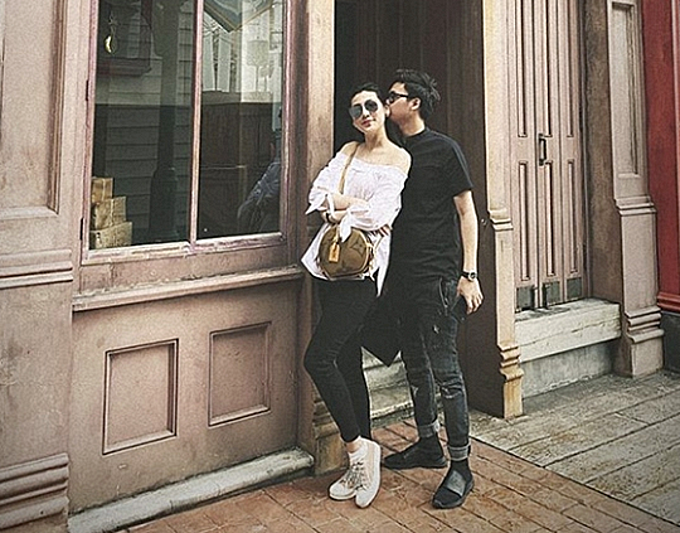 Á hậu Tú Anh tình tứ bên chồng và trách yêu: 