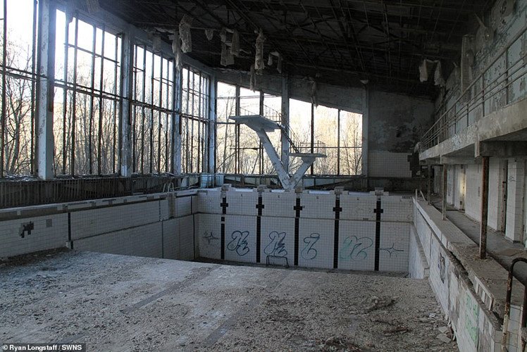 canh-tuong-xot-xa-sau-33-nam-cua-nhung-ngoi-nha-bi-tan-pha-boi-tham-hoa-hat-nhan-chernobyl
