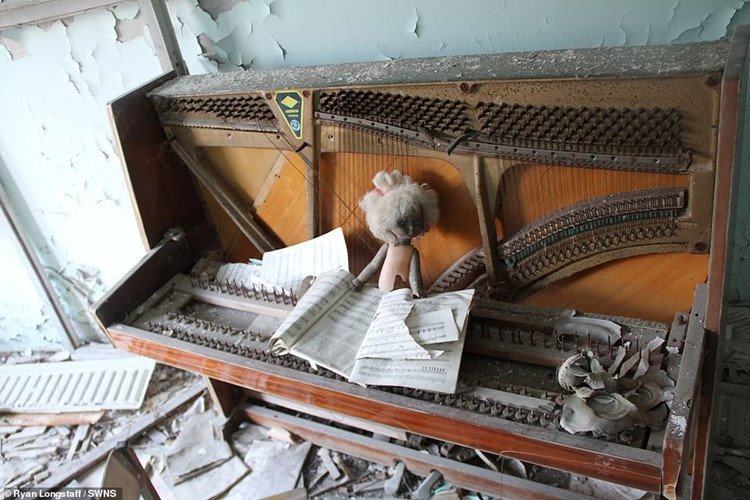 canh-tuong-xot-xa-sau-33-nam-cua-nhung-ngoi-nha-bi-tan-pha-boi-tham-hoa-hat-nhan-chernobyl