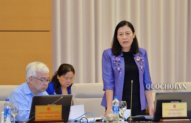 Chủ nhiệm UB Tư pháp Lê Thị Nga đề nghị báo cáo xác đáng hơn về các vấn đề xã hội nổi cộm