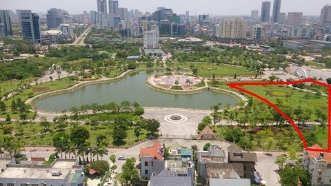 nguoi-dan-phan-doi-xay-bai-do-xe-ngam-tai-cong-vien-cau-giay