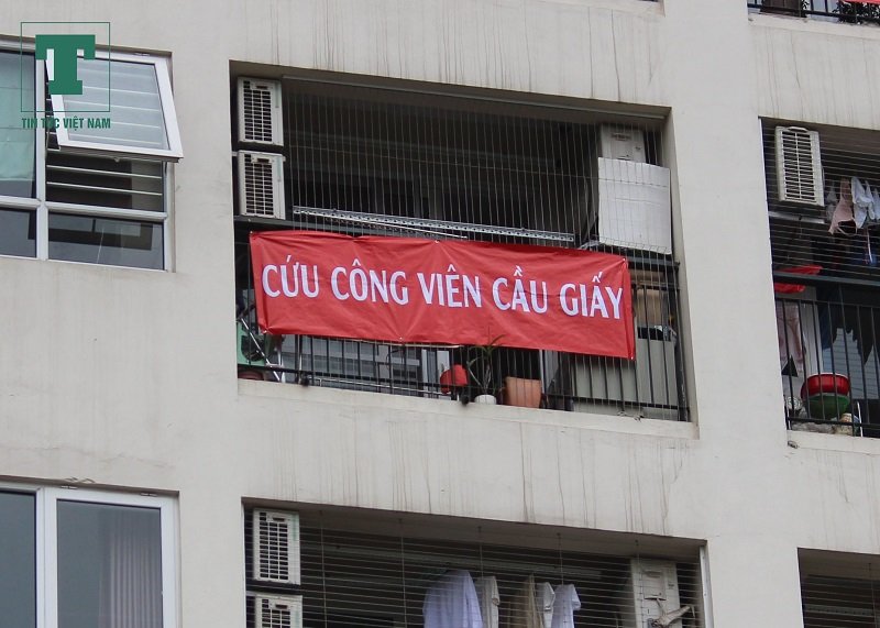 nguoi-dan-phan-doi-xay-bai-do-xe-ngam-tai-cong-vien-cau-giay