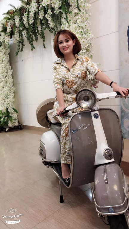 Hồng Tơ cũng thường xuyên khoe hình ảnh vợ con trên trang cá nhân.