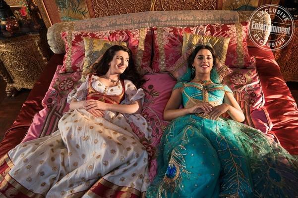 Nasim Pedrad trong vai Dalia.