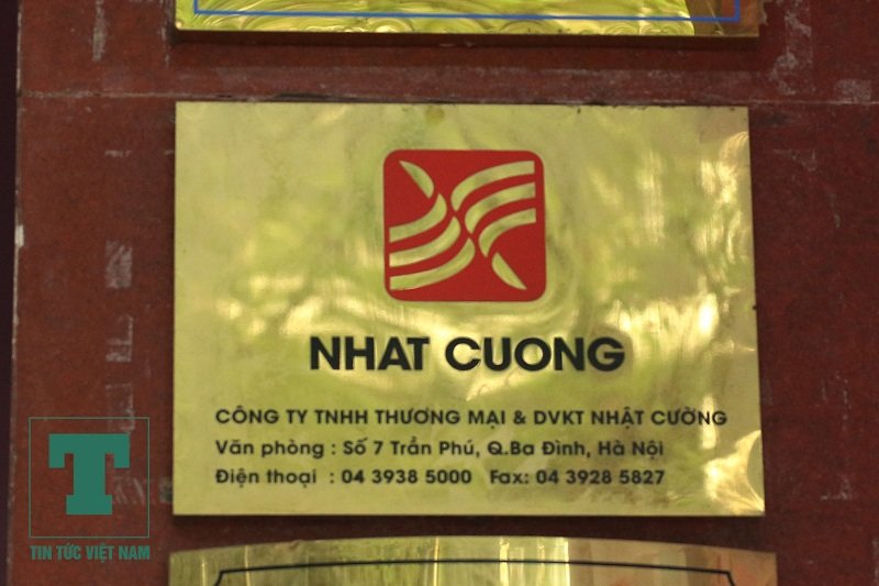 can-canh-chuoi-cua-hang-nhat-cuong-sau-mot-ngay-bi-kham-xet