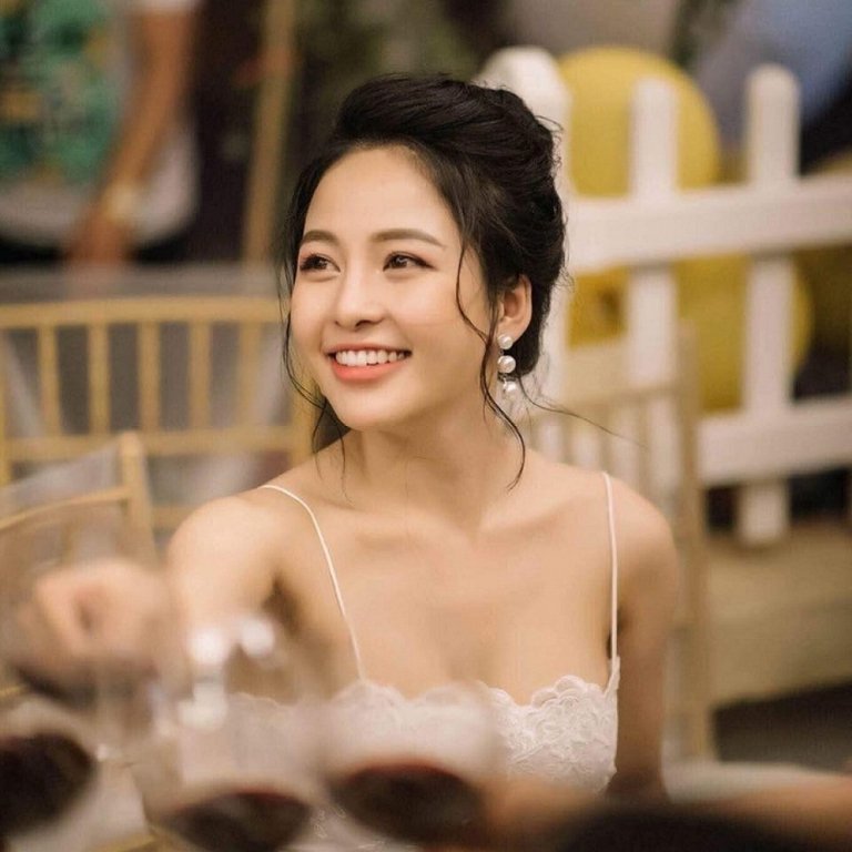 nhin-lai-1-nam-song-gio-cua-hotgirl-world-cup-tram-anh-scandal-b-f84bf8