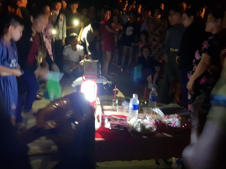 tam-bien-muon-3-nguoi-bi-song-cuon-troi-o-da-nang