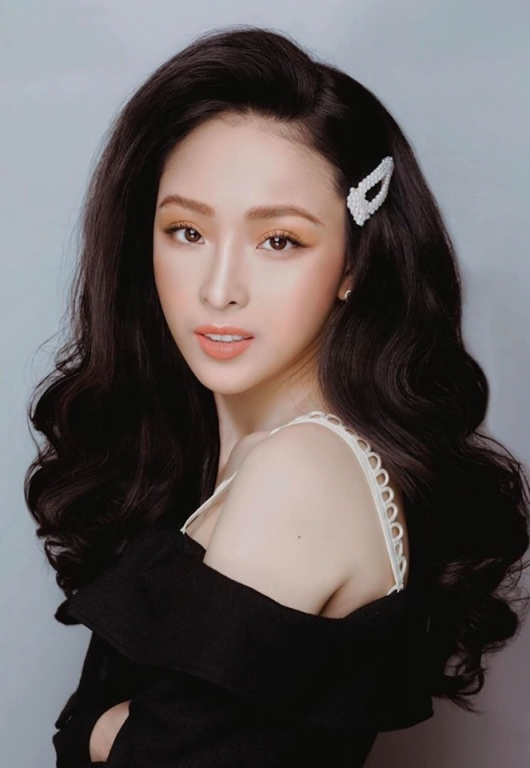 Trương Hồ Phương Nga vẫn giữ được thần thái Hoa hậu của mình sau nhiều biến động.