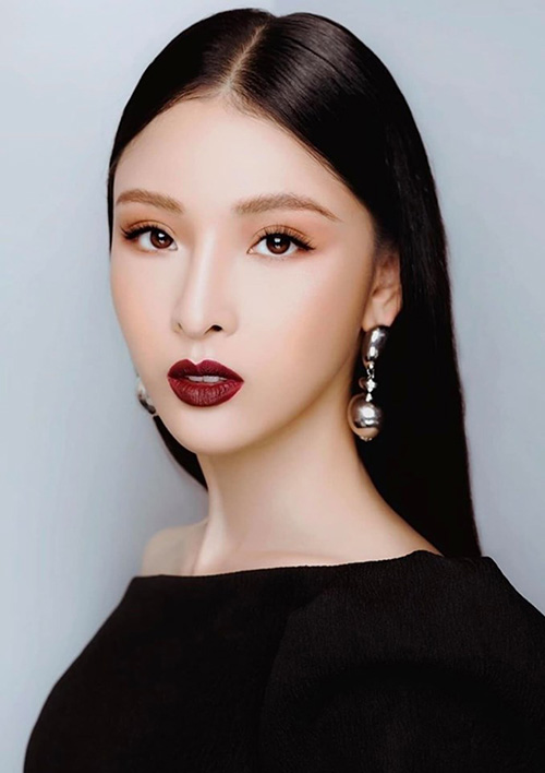 Qua những hình ảnh mới nhất của Phương Nga có thể thấy, người đẹp đã lại lấy được cân bằng trong cuộc sống. Nhan sắc cũng từ đó mà ngày càng thăng hạng. 