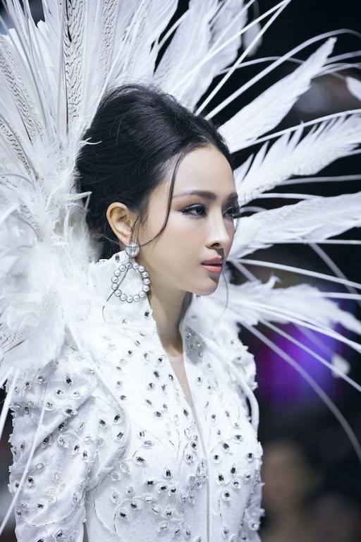 Sau 2 năm tại ngoại, Trương Hồ Phương Nga dần trở lại giới showbiz và làng thời trang. Chân dài lấy lại nhan sắc thuở nào khiến nhiều người không nhận ra.