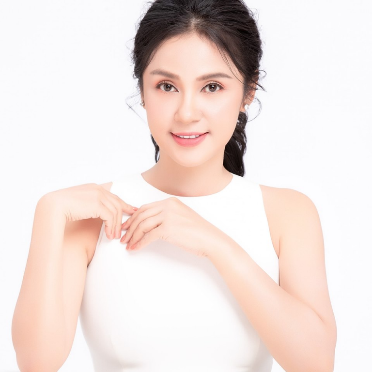 Việt Trinh là nữ diễn viên nổi tiếng cùng thời với Lê Công Tuấn Anh, Diễm Hương, Lý Hùng... 
