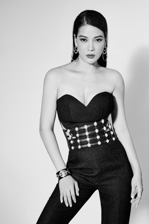 guong-mat-nao-du-suc-hut-de-dam-nhan-vai-tro-host-vietnams-next-top-model-2019